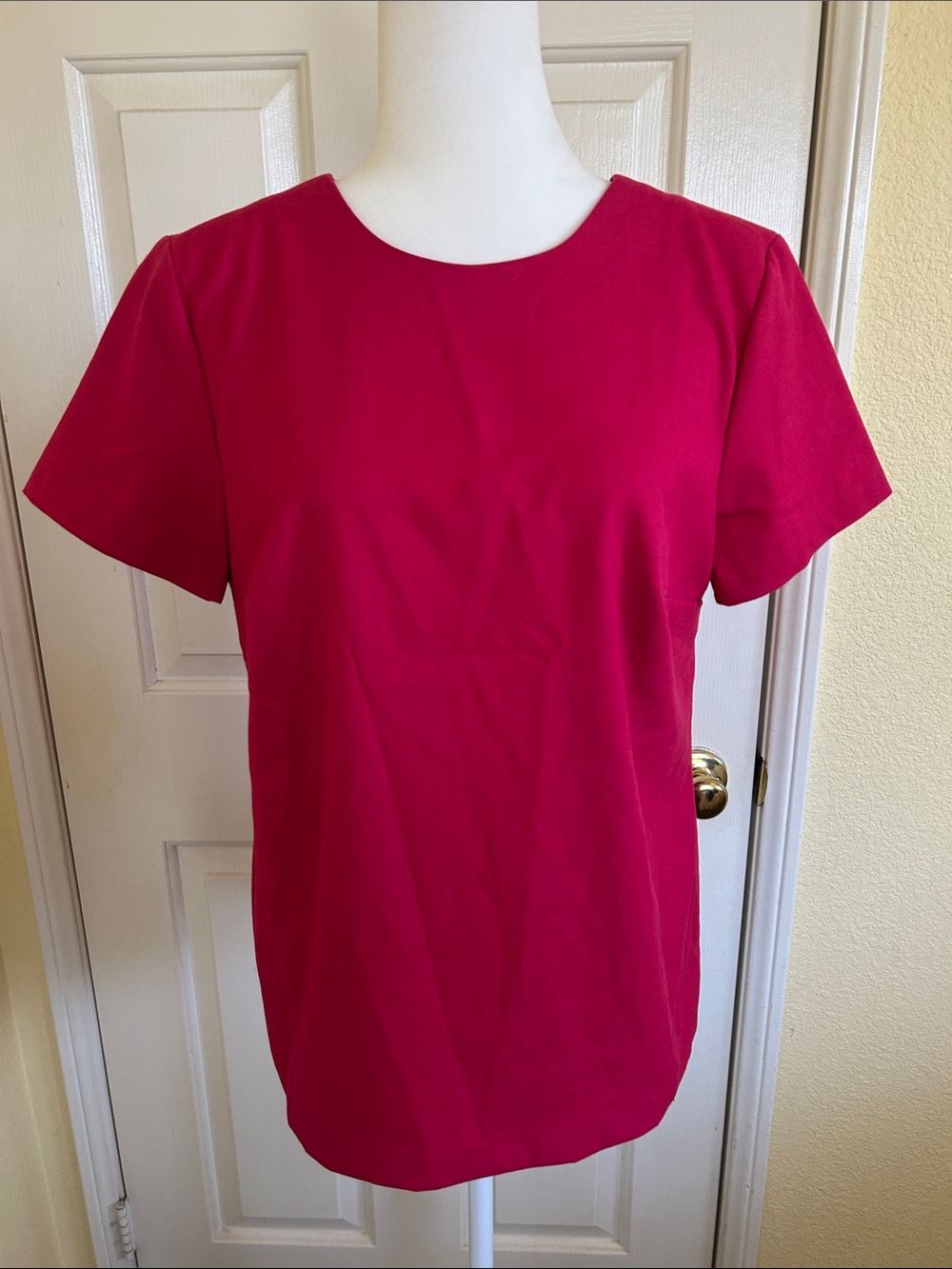 Banana Republic Women's Crewneck Top in Bright Fuchsia